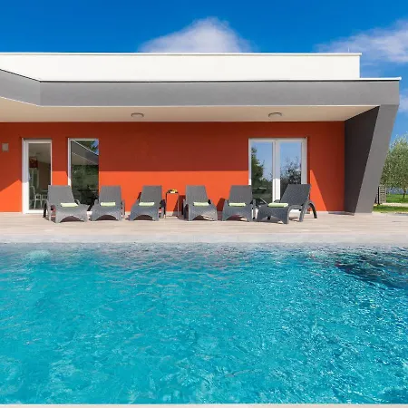 Lm Villa *