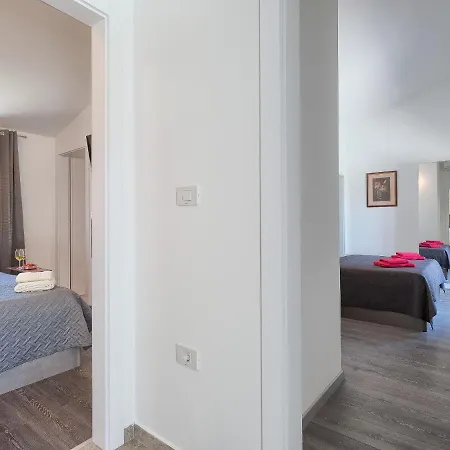 Lm Villa *